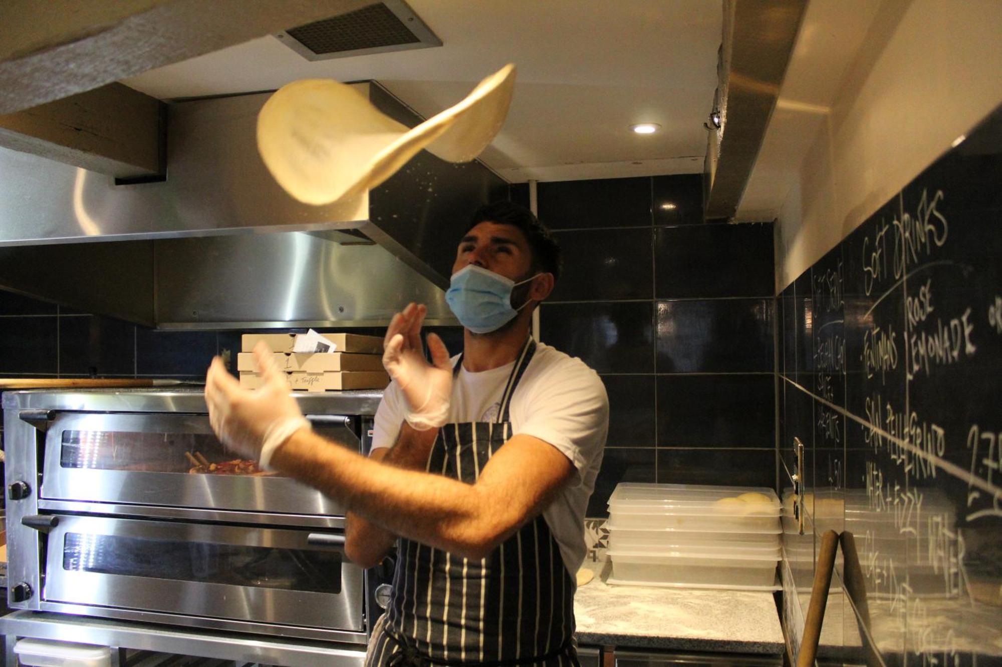 Отель The Pembroke Arms Wilton  Экстерьер фото
