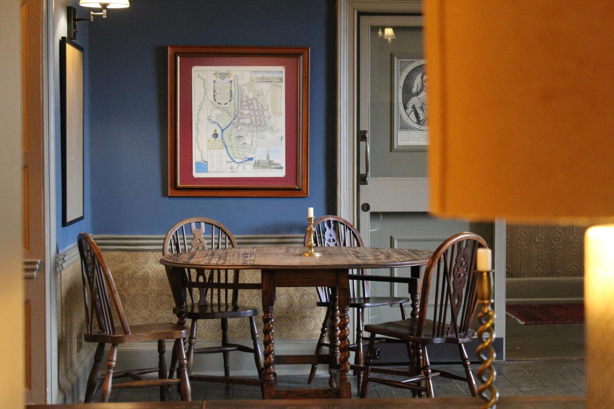 Отель The Pembroke Arms Wilton  Экстерьер фото